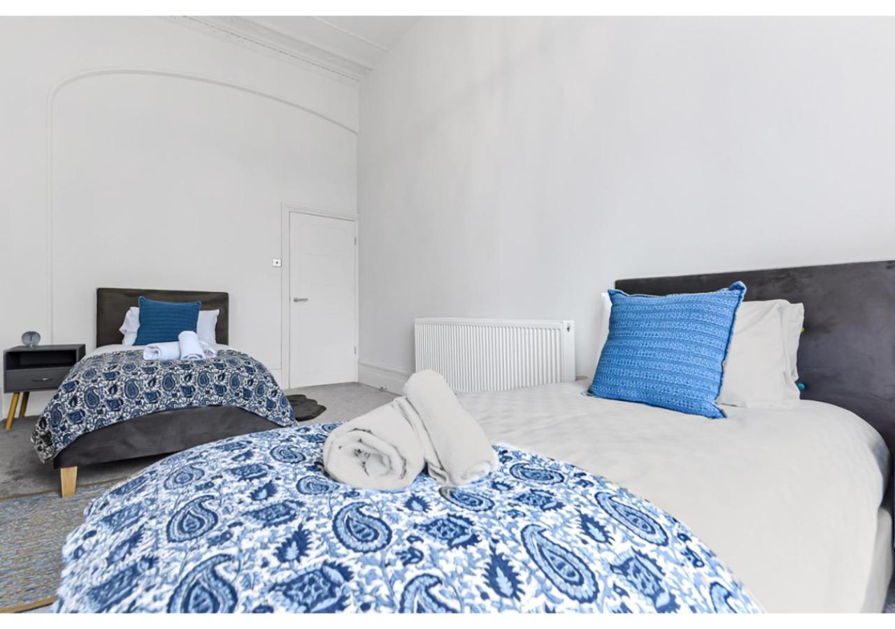 Upscale Urban Haven: Luxury Flat Apartamento Londres Exterior foto