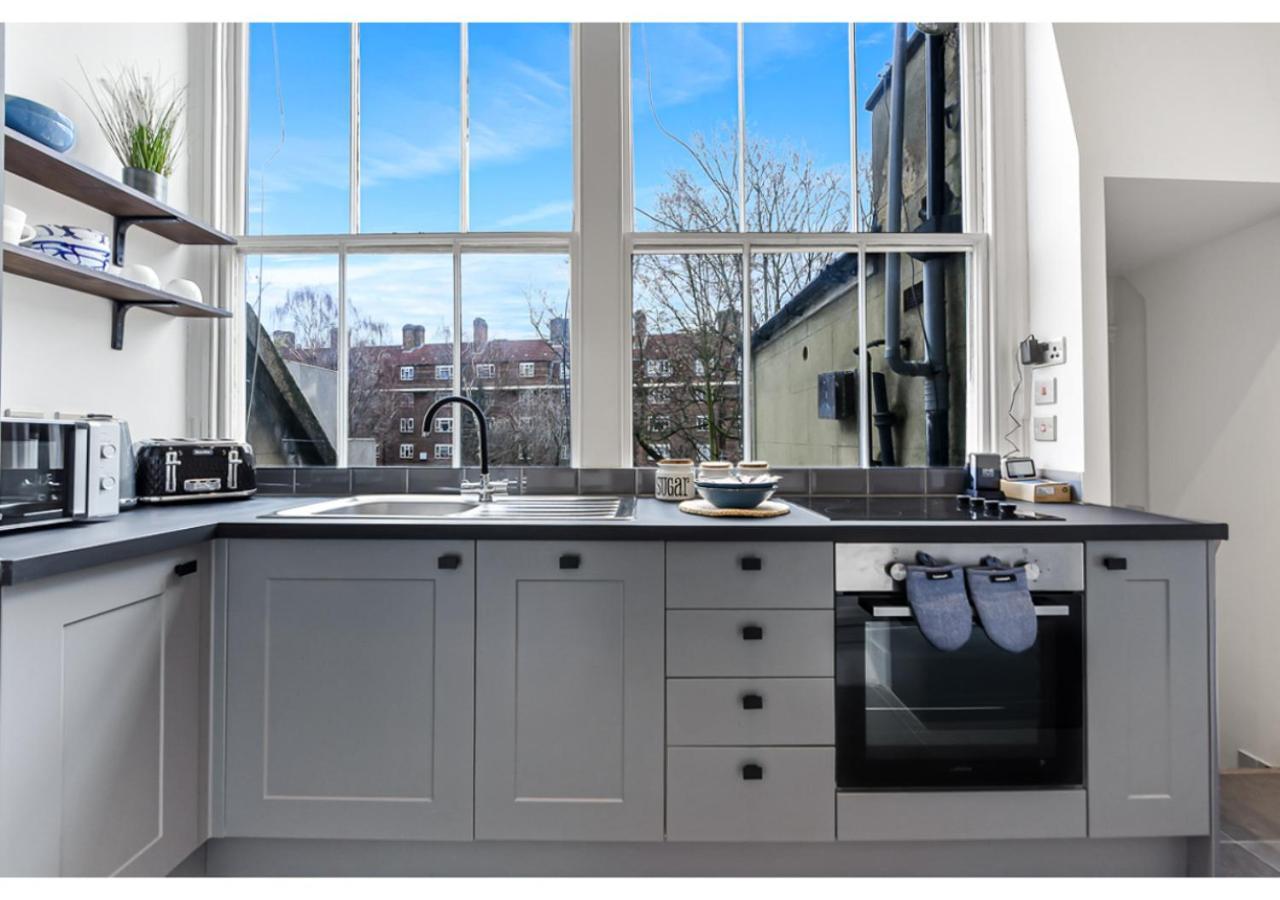 Upscale Urban Haven: Luxury Flat Apartamento Londres Exterior foto