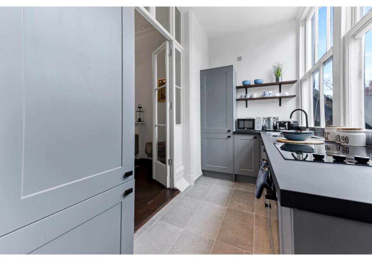Upscale Urban Haven: Luxury Flat Apartamento Londres Exterior foto